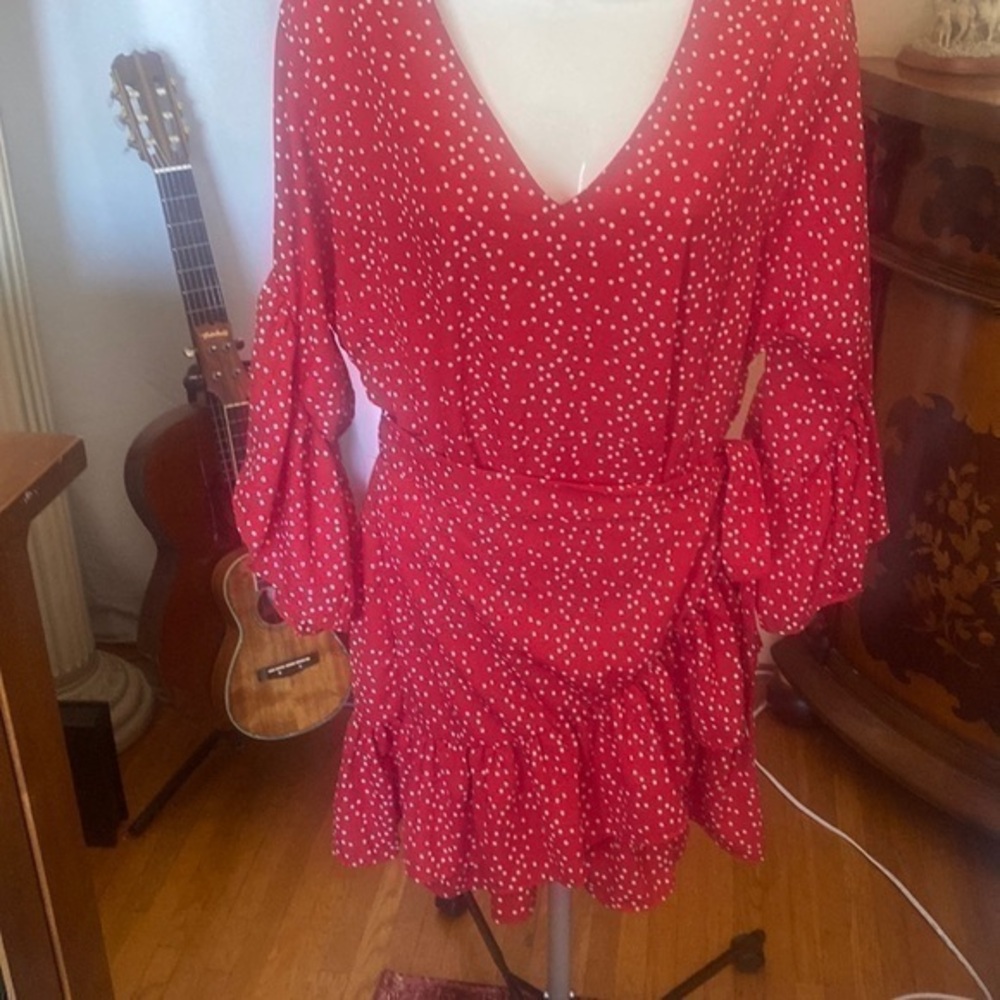 DRESS FORUM Beautiful RED dress size L  like new